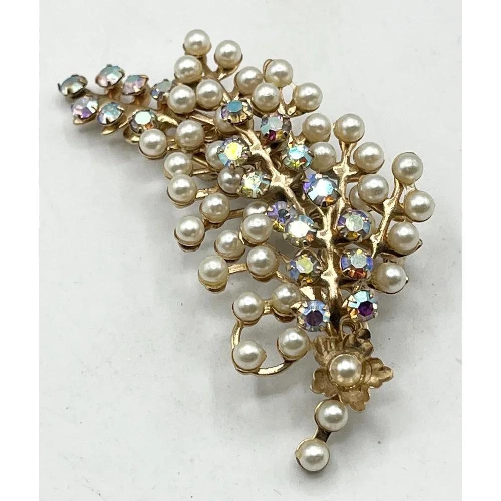 Vintage gold pearl rhinestone flower brooch pin - Picture 1 of 5